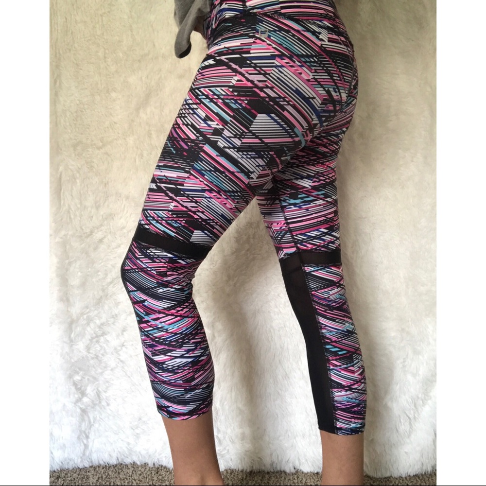 FABLETICS CROP LEGGINGS - Picture 1 of 4